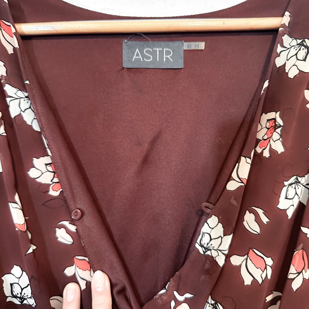 ASTR x Revolve Burgundy Long Sleeve Floral Romper Sz. S - Picture 5 of 6